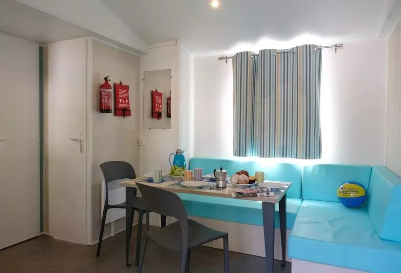 Hotelli Happy Camp Mobile Homes In Camping Cisano San Vito