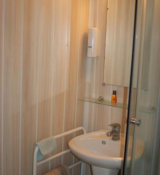 فندق Hôtel Des Voyageurs   Cronat