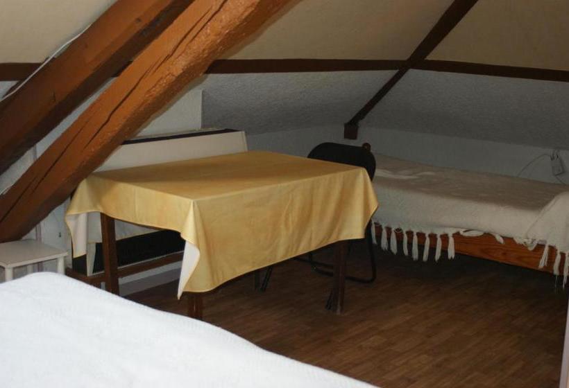 فندق Hôtel Des Voyageurs   Cronat