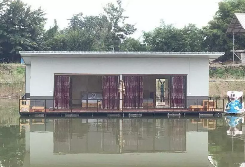 Hotelli Suannamphukradueng &suansook Resort