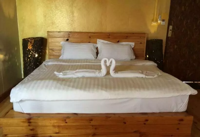 Hotelli Suannamphukradueng &suansook Resort