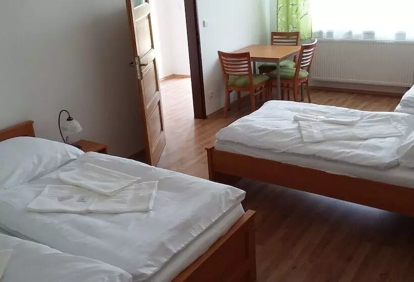 ペンション Farm Kundratice