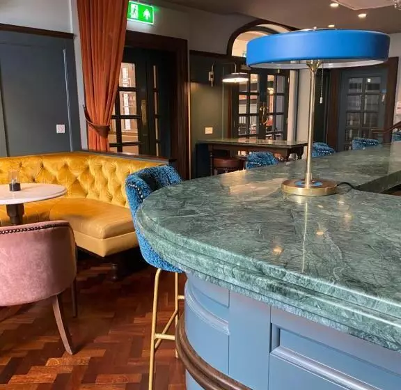 ホテル Hillyard House