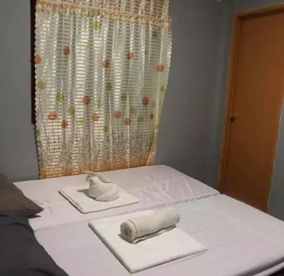 هتل Bahay Ni Ate Bed And Breakfast