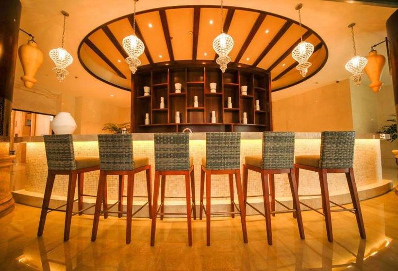 ホテル Ramada By Wyndham Kunming Yiliang