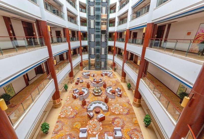 ホテル Ramada By Wyndham Kunming Yiliang