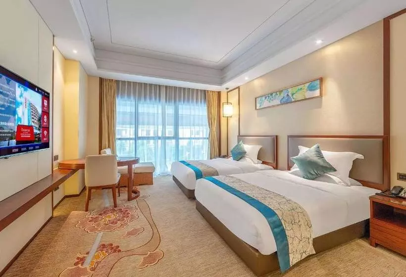 ホテル Ramada By Wyndham Kunming Yiliang