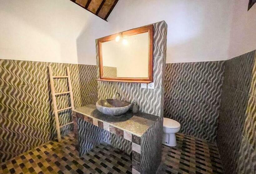 ペンション Enak Bungalow