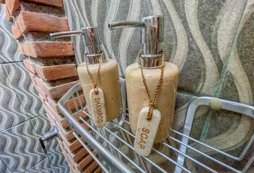 ペンション Enak Bungalow