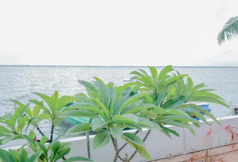 Alberg Araliya Lagoon Park Resort