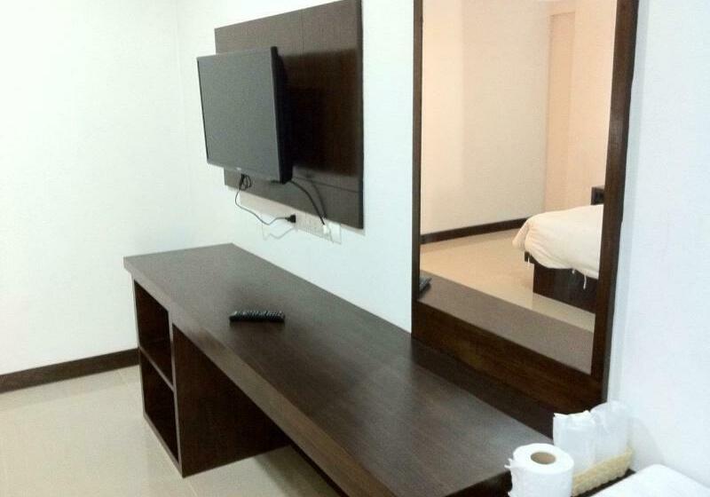 הוסטל S.k.airport