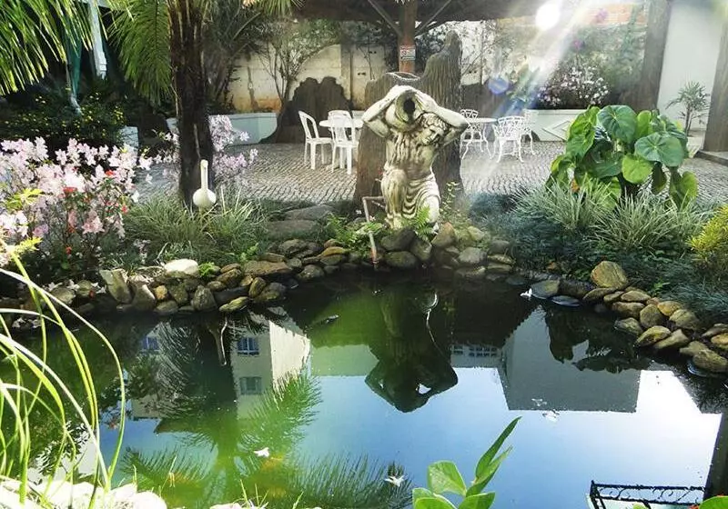 ホテル Alzira Park