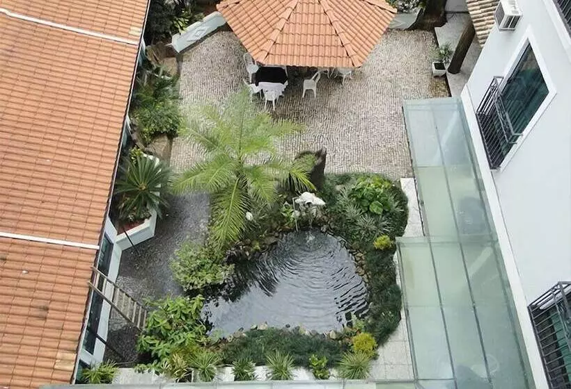 ホテル Alzira Park