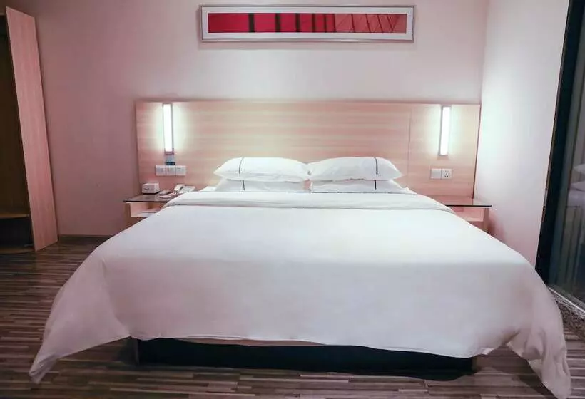 Hotelli Cc Inn Guangzhou Renhe Station