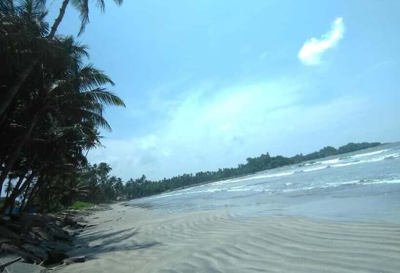 فندق Les Beach Chalets