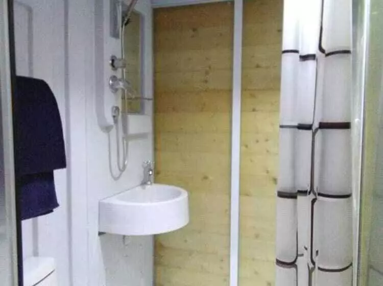 هتل Les Beach Chalets