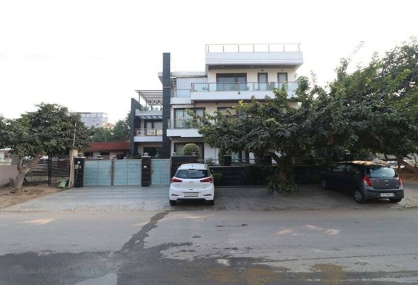 ホテル North East Residency By Oyo Rooms