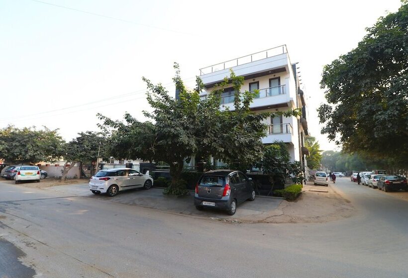 ホテル North East Residency By Oyo Rooms