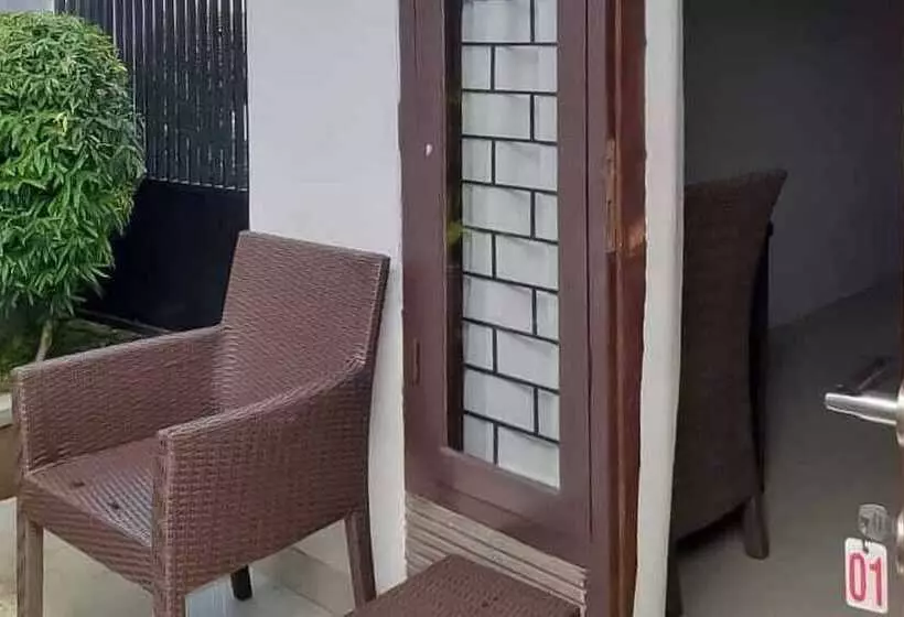 هتل Reddoorz Near Pantai Panjang Bengkulu 2