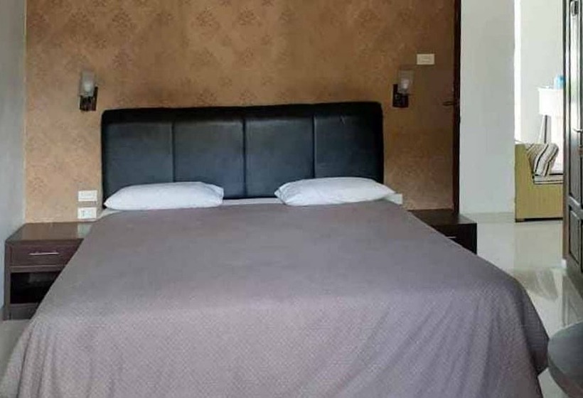 Hotel Reddoorz Near Pantai Panjang Bengkulu 2