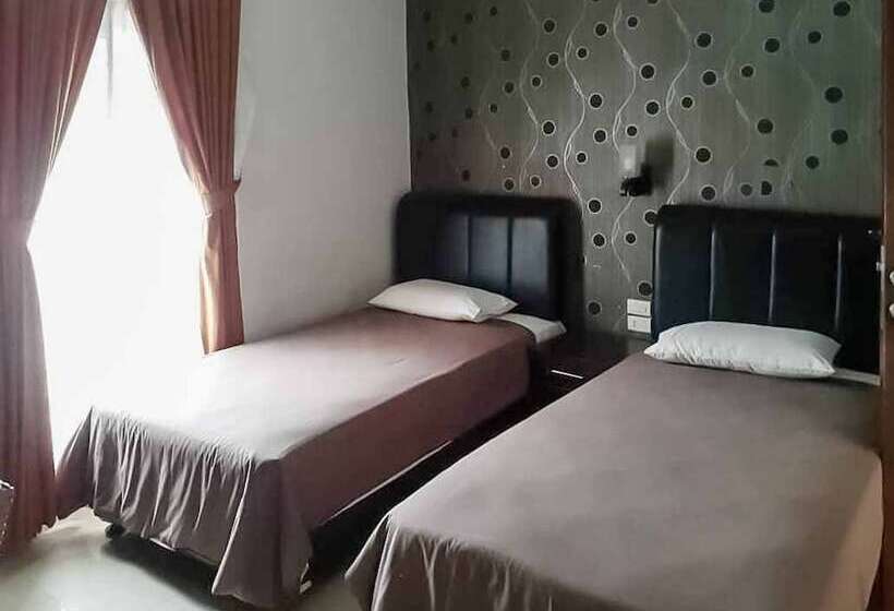 Hotel Reddoorz Near Pantai Panjang Bengkulu 2