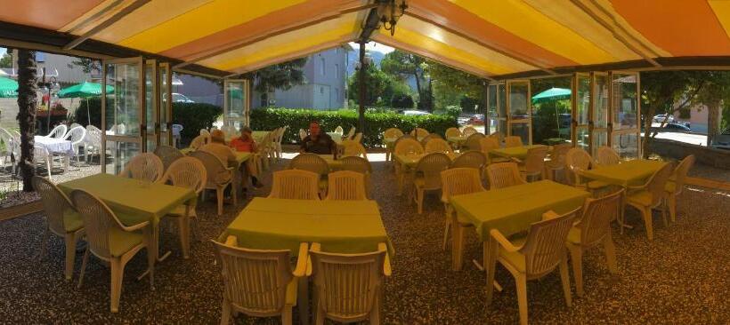 ホテル Ristorante Campagna