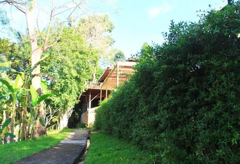 Hotelli The Hub Erawan Resort