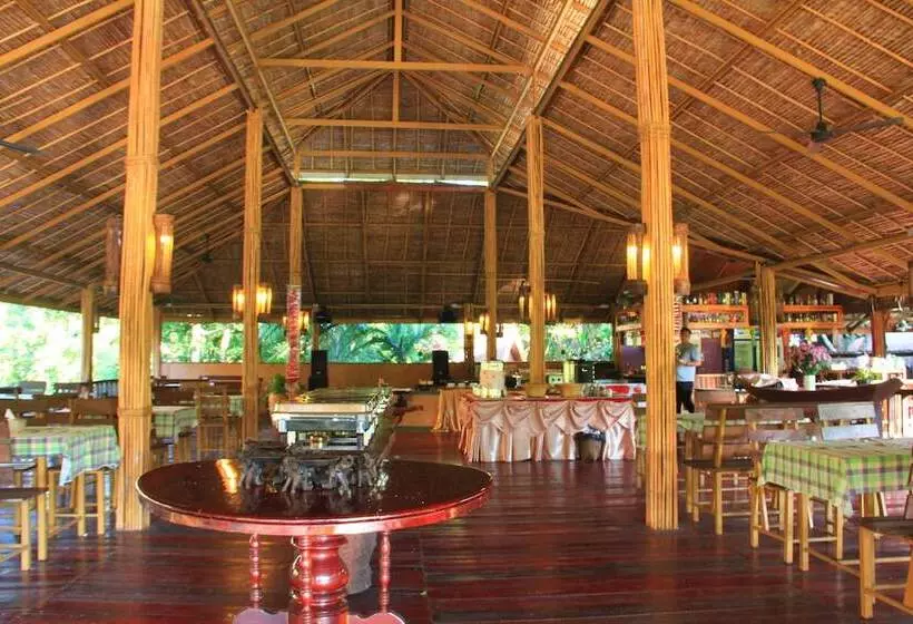 Hotelli The Hub Erawan Resort