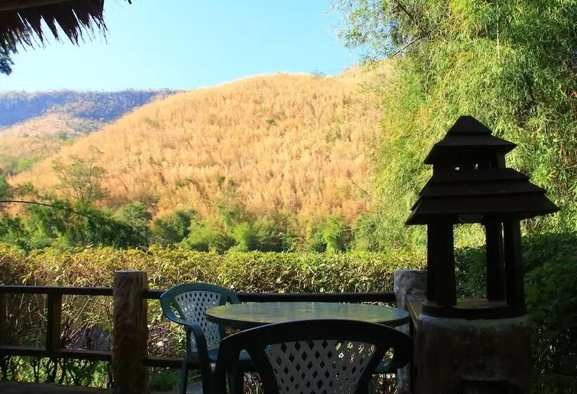 Hotelli The Hub Erawan Resort