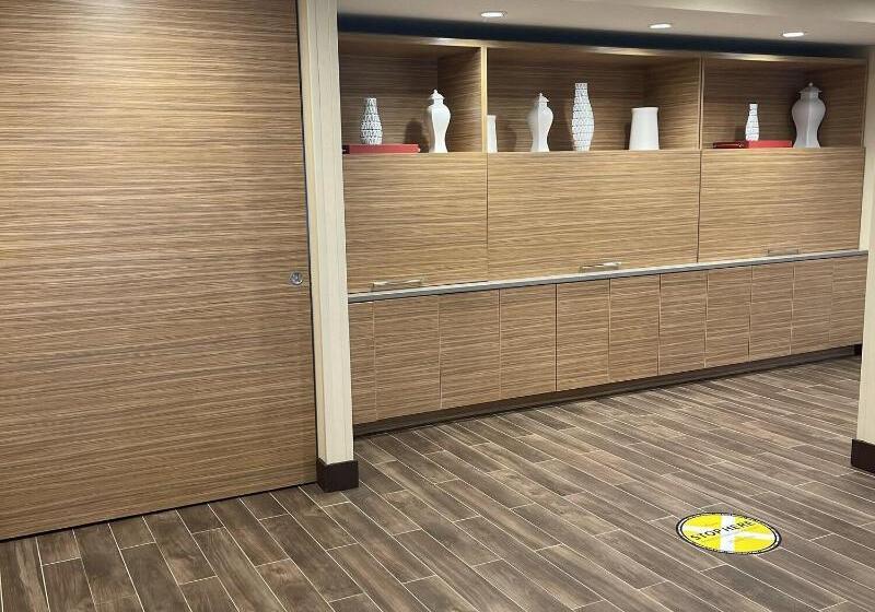 호텔 Towneplace Suites By Marriott Grand Rapids Airport Southeast