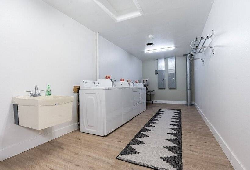 מוטל The Scout Inn