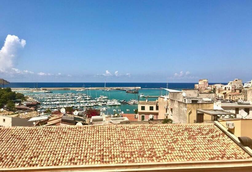 פנסיון Castellammare Smart Rooms