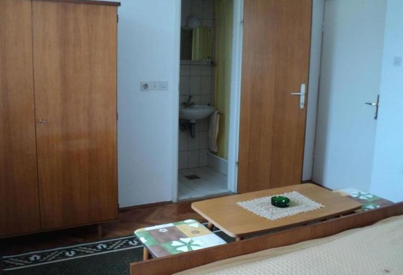 펜션 Double Room Banjol 11716b