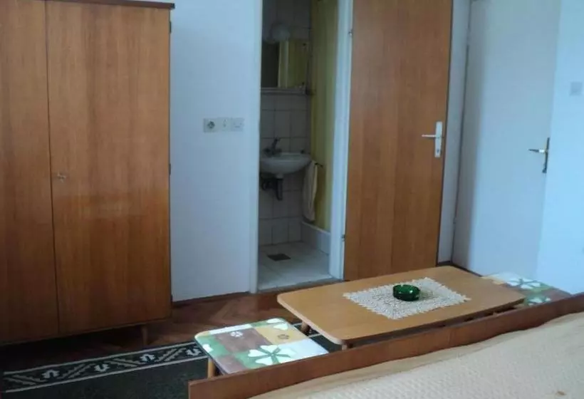 ペンション Double Room Banjol 11716b