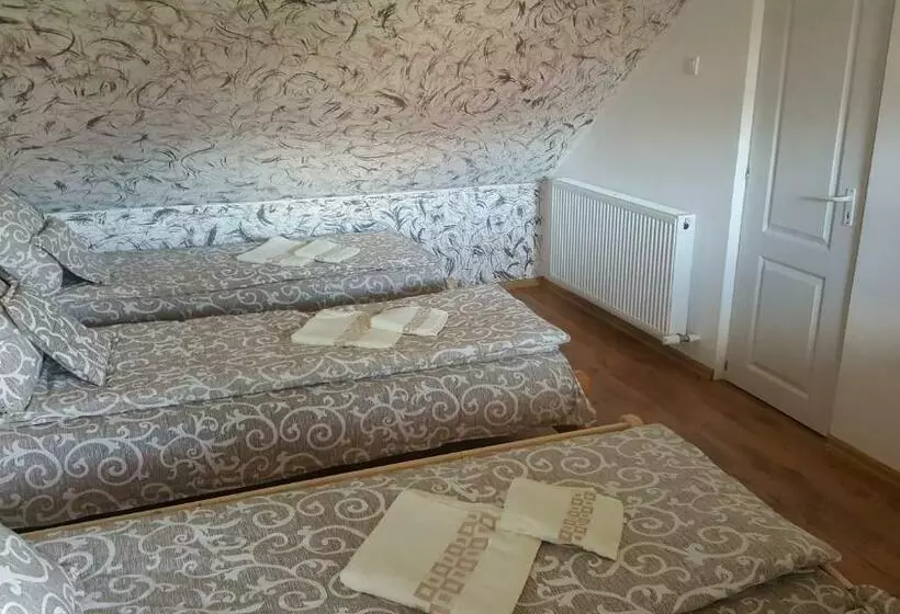 Majatalo Korond Mako Panzio