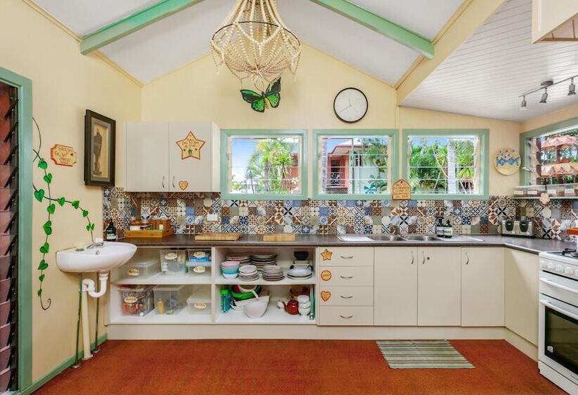 호스텔 Travellers Oasis