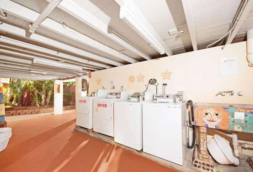 호스텔 Travellers Oasis