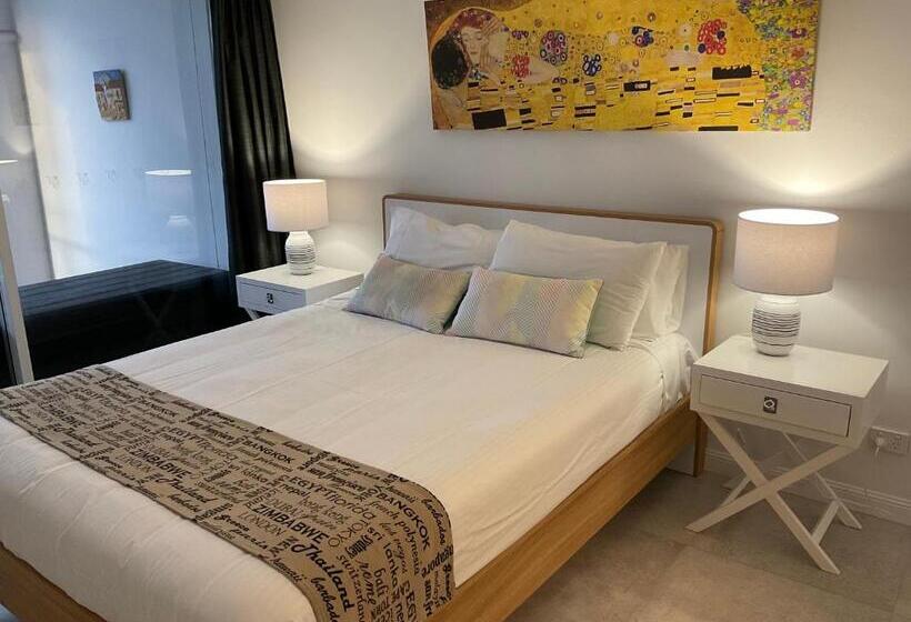 Broadbeach Holiday Apartments