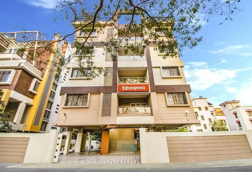 Fabhotel Grand Inn