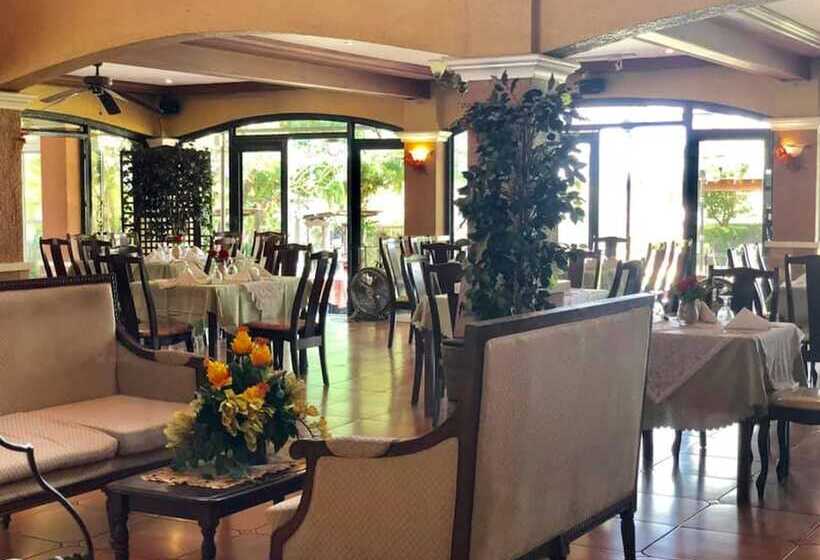 Отель Casa Cecilia Heritage