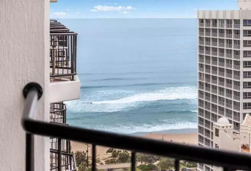 ホテル Apartments On 22 View Avenue, Surfers Paradise