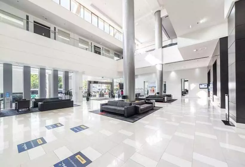 ホテル Apartments On 22 View Avenue, Surfers Paradise