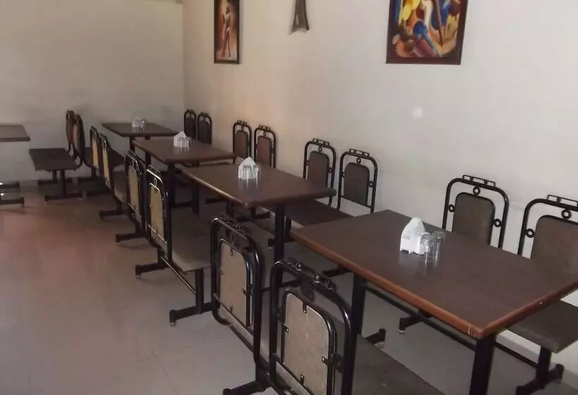 ホテル Nisarg Lounge