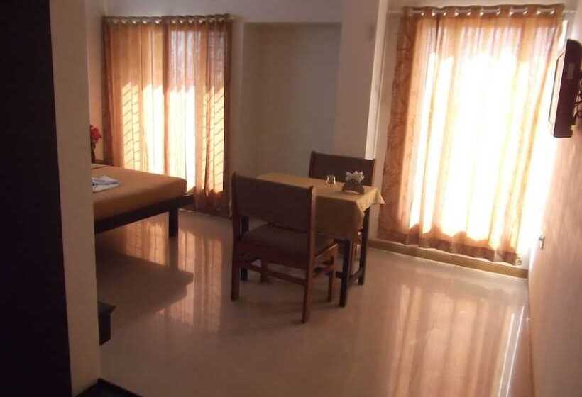 ホテル Nisarg Lounge