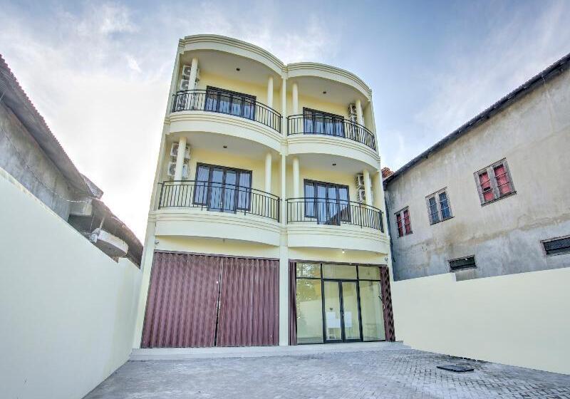 Hotel Oyo 2509 Central District Residence