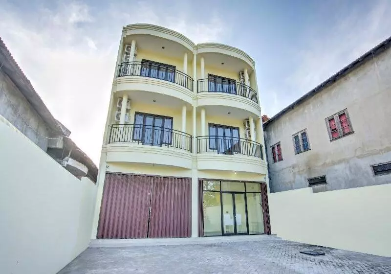 هتل Oyo 2509 Central District Residence