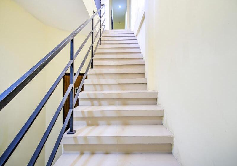 Hotel Oyo 2509 Central District Residence