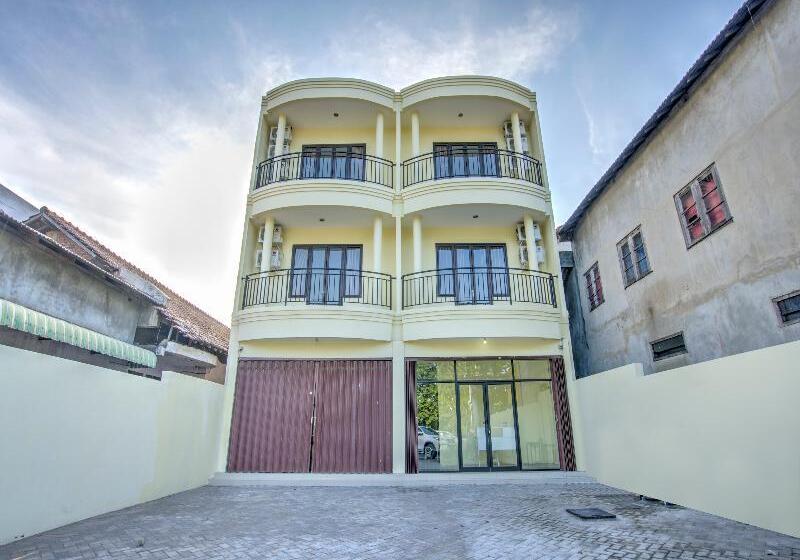 Hotel Oyo 2509 Central District Residence