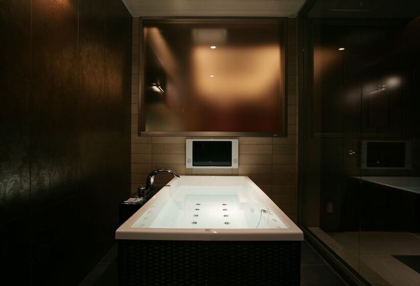 فندق W   Adults Only