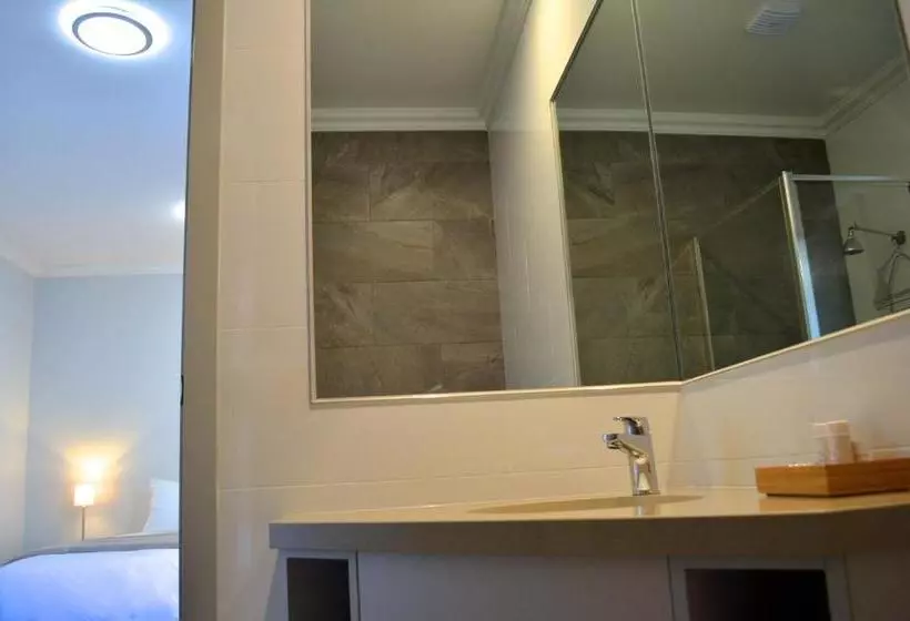 Mansfield Apartments